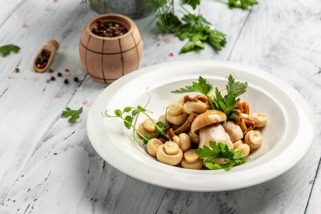 блюда из соленых грибов рецепты с фото простые и вкусные | Дзен